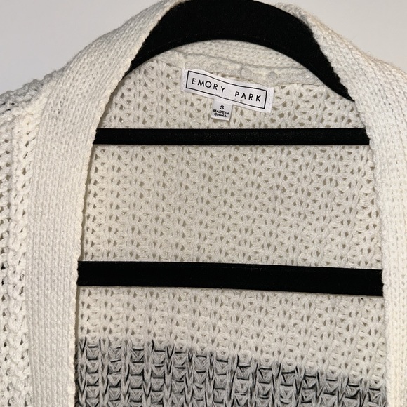 Emory park Kailano double front pocket crochet cardigan - Picture 3 of 3